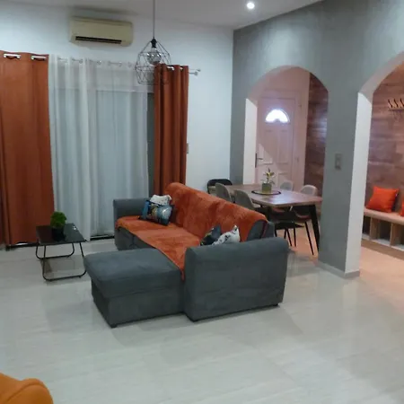 Maison L'ollivia - Terrasse - Parking Gratuit * Carcassonne